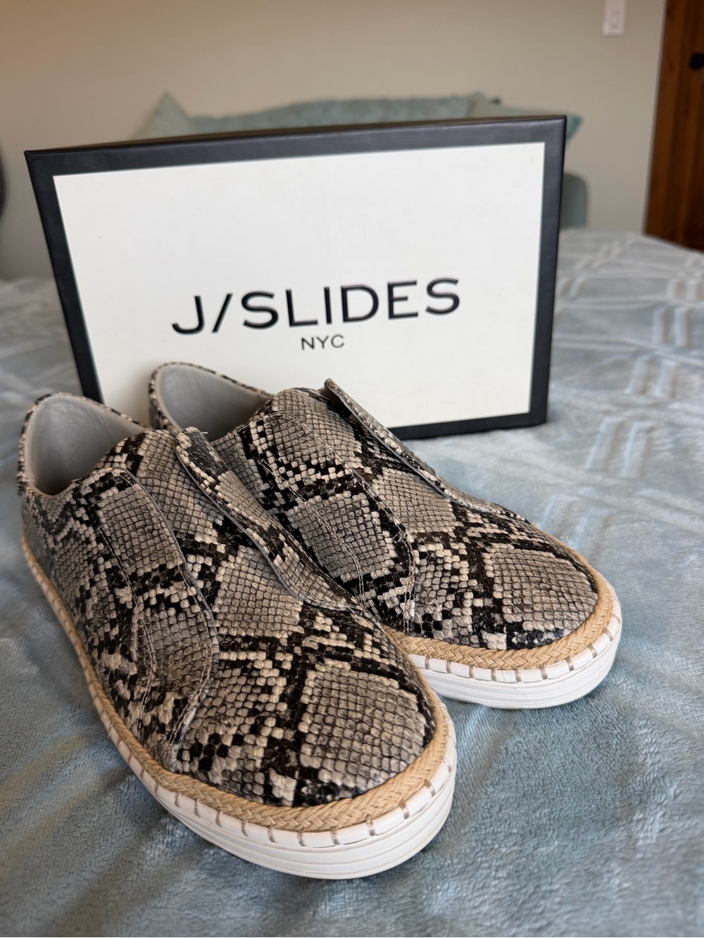J/SLIDES Leather woman’s slip on shoes